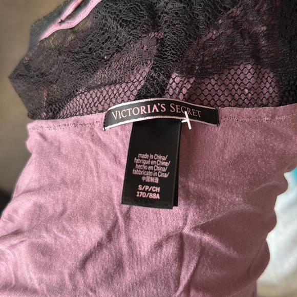 Victoria’s Secret linens - Picture 8 of 8